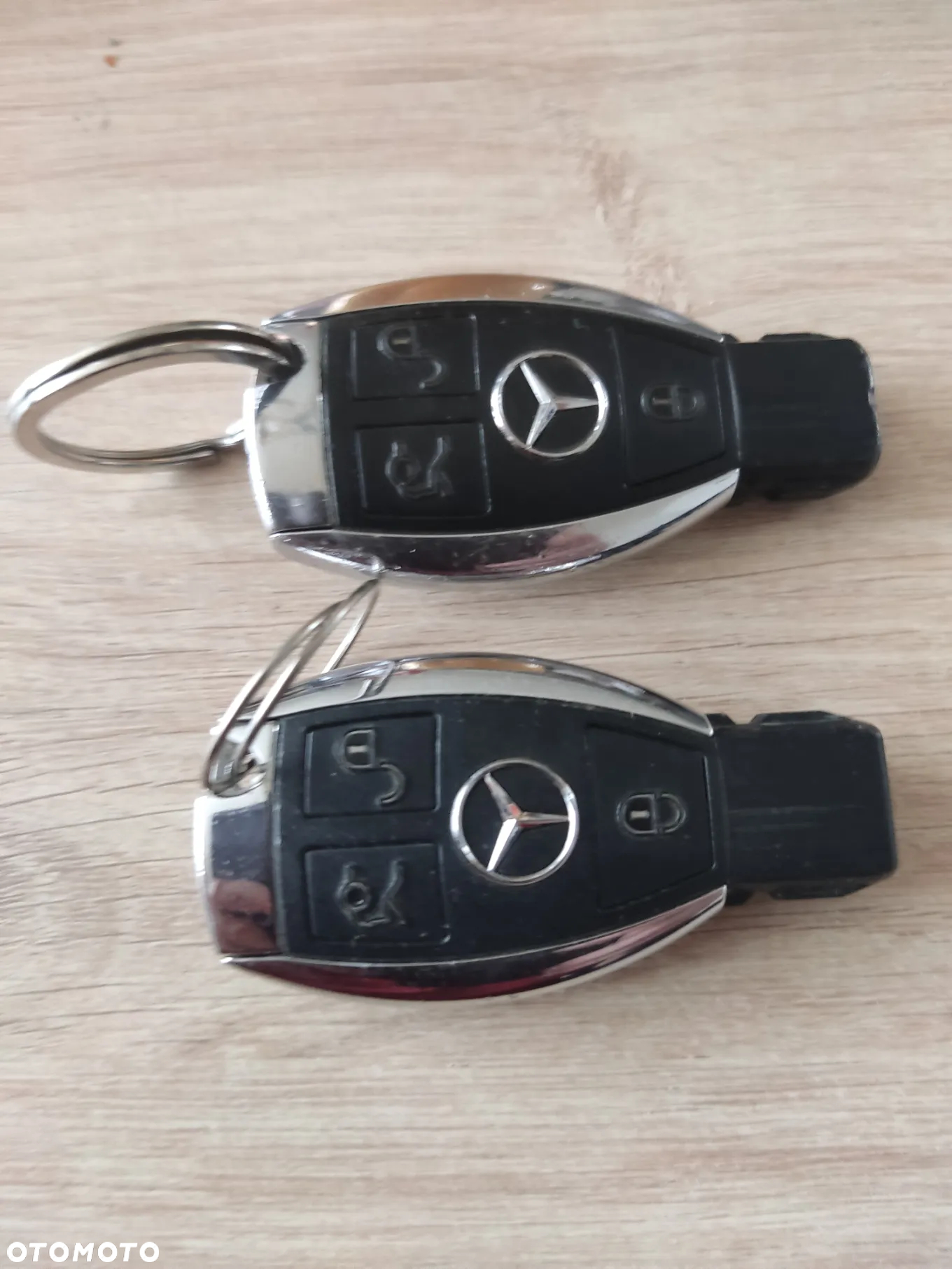 Mercedes-Benz Klasa E 300 T BlueTEC HYBRID 7G-TRONIC - 11