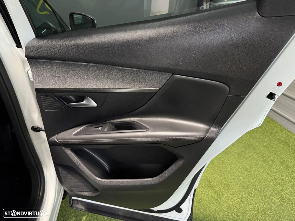 Peugeot 3008 1.2 PureTech Allure Pack - 34