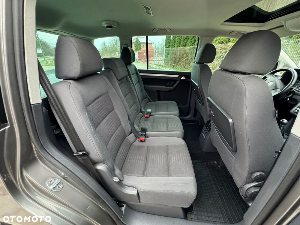Volkswagen Touran 2.0 TDI Highline - 20