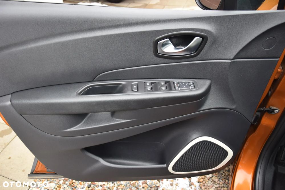 Renault Captur 0.9 Energy TCe Intens EU6 - 17