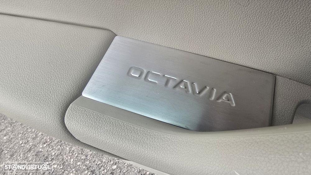 Skoda Octavia Break 1.6 TDi Elegance DSG - 27