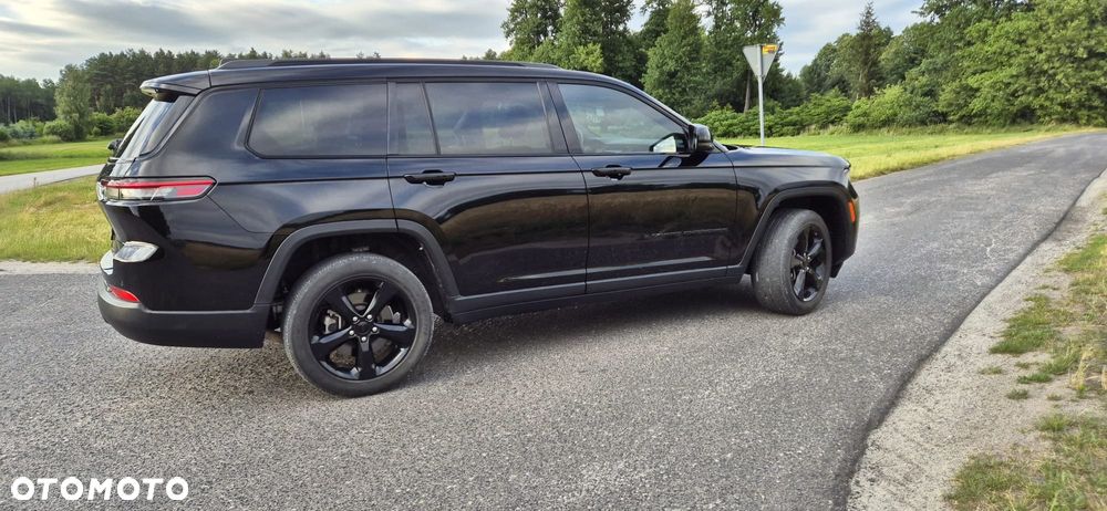 Jeep Grand Cherokee - 16