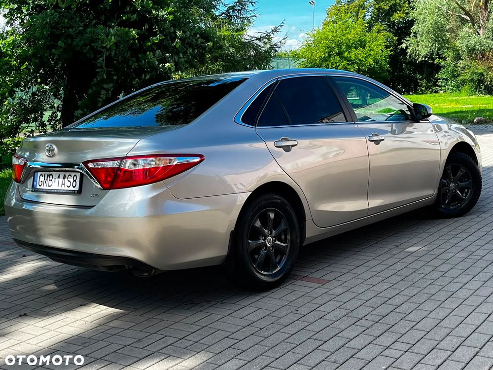 Toyota Camry - 24