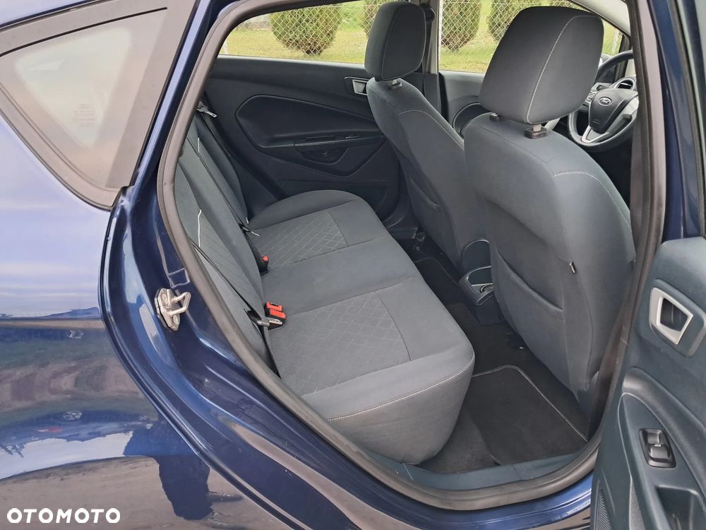 Ford Fiesta 1.6 TDCi DPF Ghia - 15