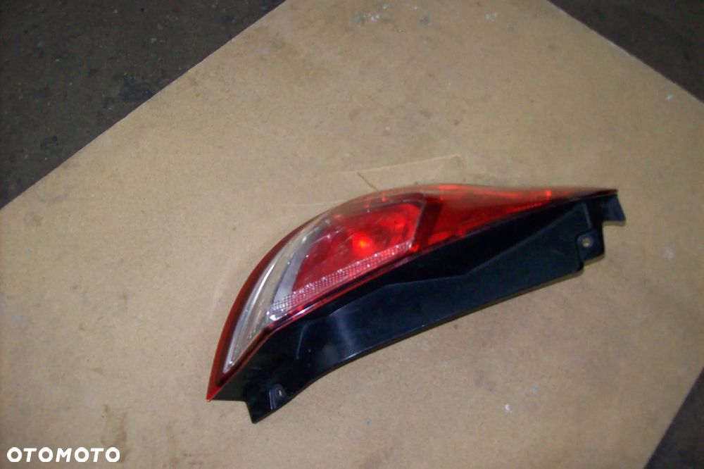 lampa tylna lewa ford fiesta mk 7 - 2
