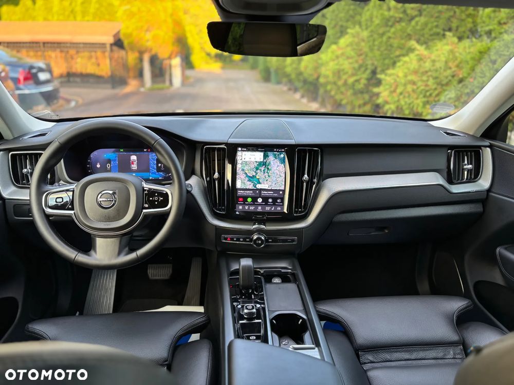 Volvo XC 60 B4 D AWD Plus Dark - 22