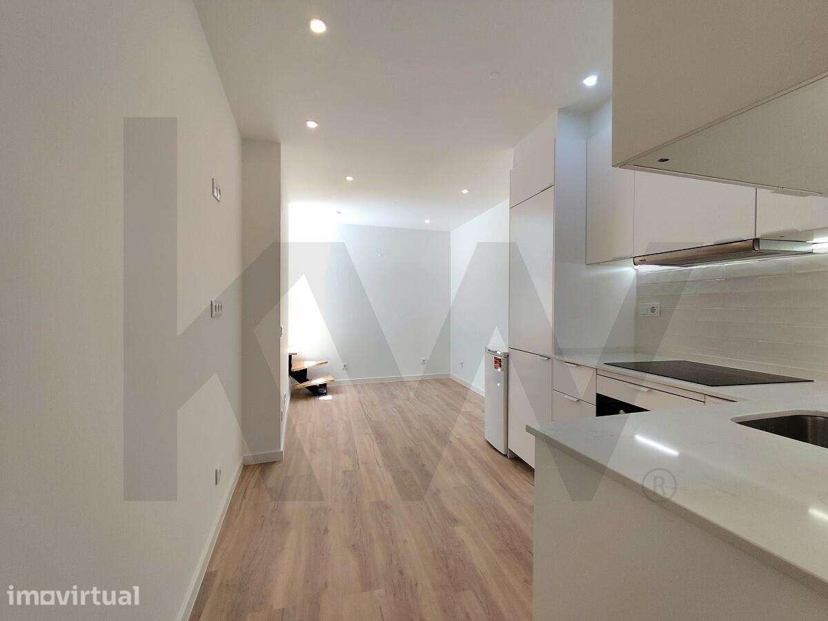 Apartamento T0 Totalmente Remodelado com Logradouro | Lapa | Lisboa - Grande imagem: 2/17