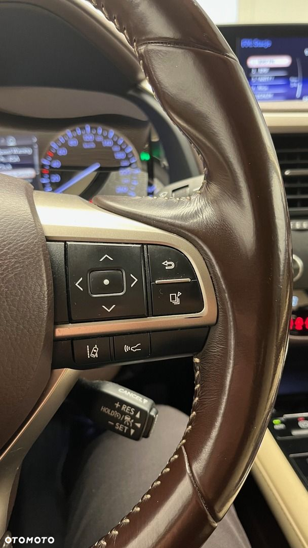 Lexus RX - 16