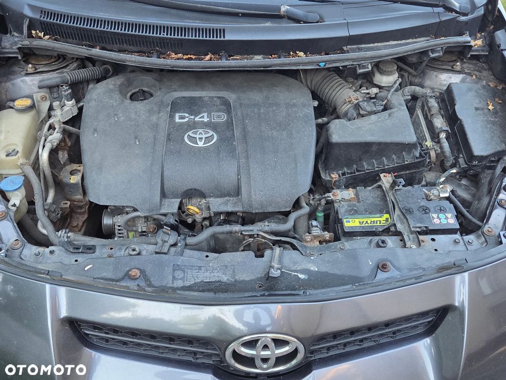 Toyota Auris 1.4 D-4D Luna - 4
