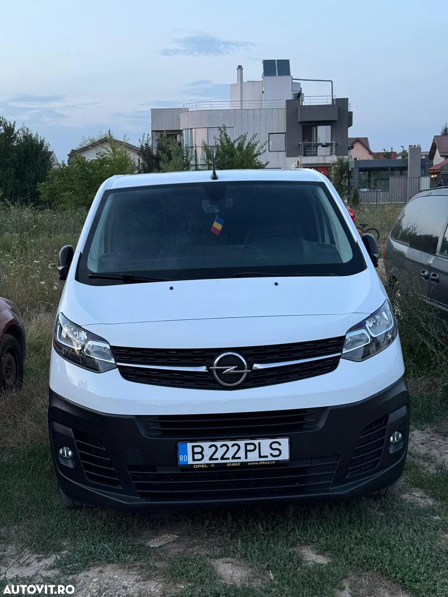 Opel Vivaro - 10