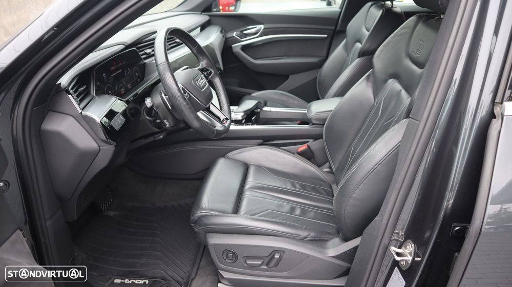 Audi e-tron 55 quattro - 12