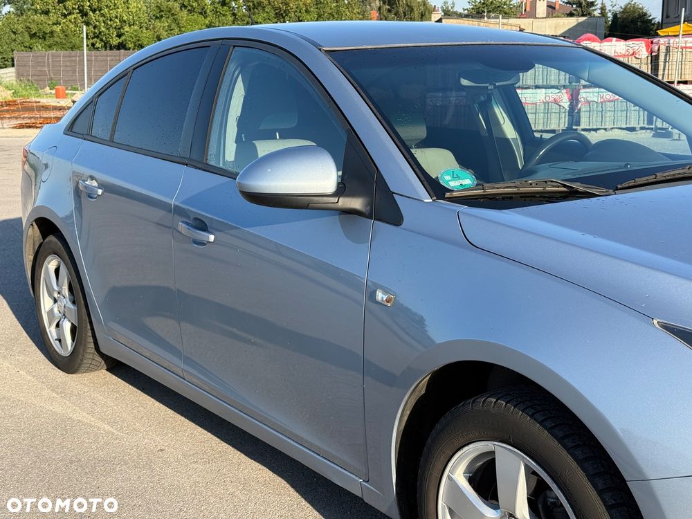 Chevrolet Cruze 1.6 - 12