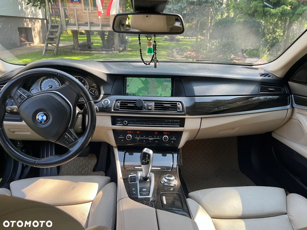BMW Seria 5 525d xDrive - 7