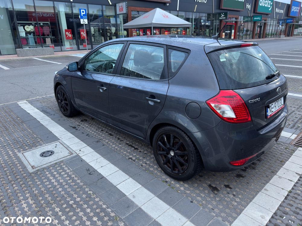 Kia Ceed 1.6 CRDi LX - 6