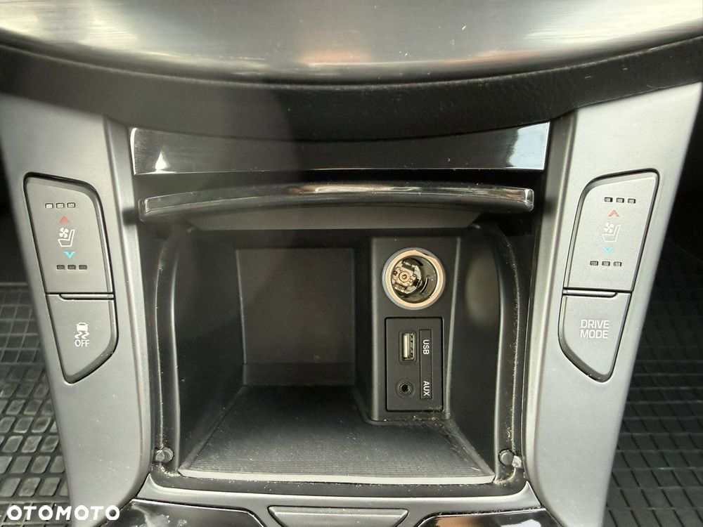 Hyundai i40 Kombi 1.7 CRDi Premium - 26