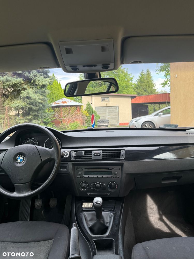 BMW Seria 3 318i - 7