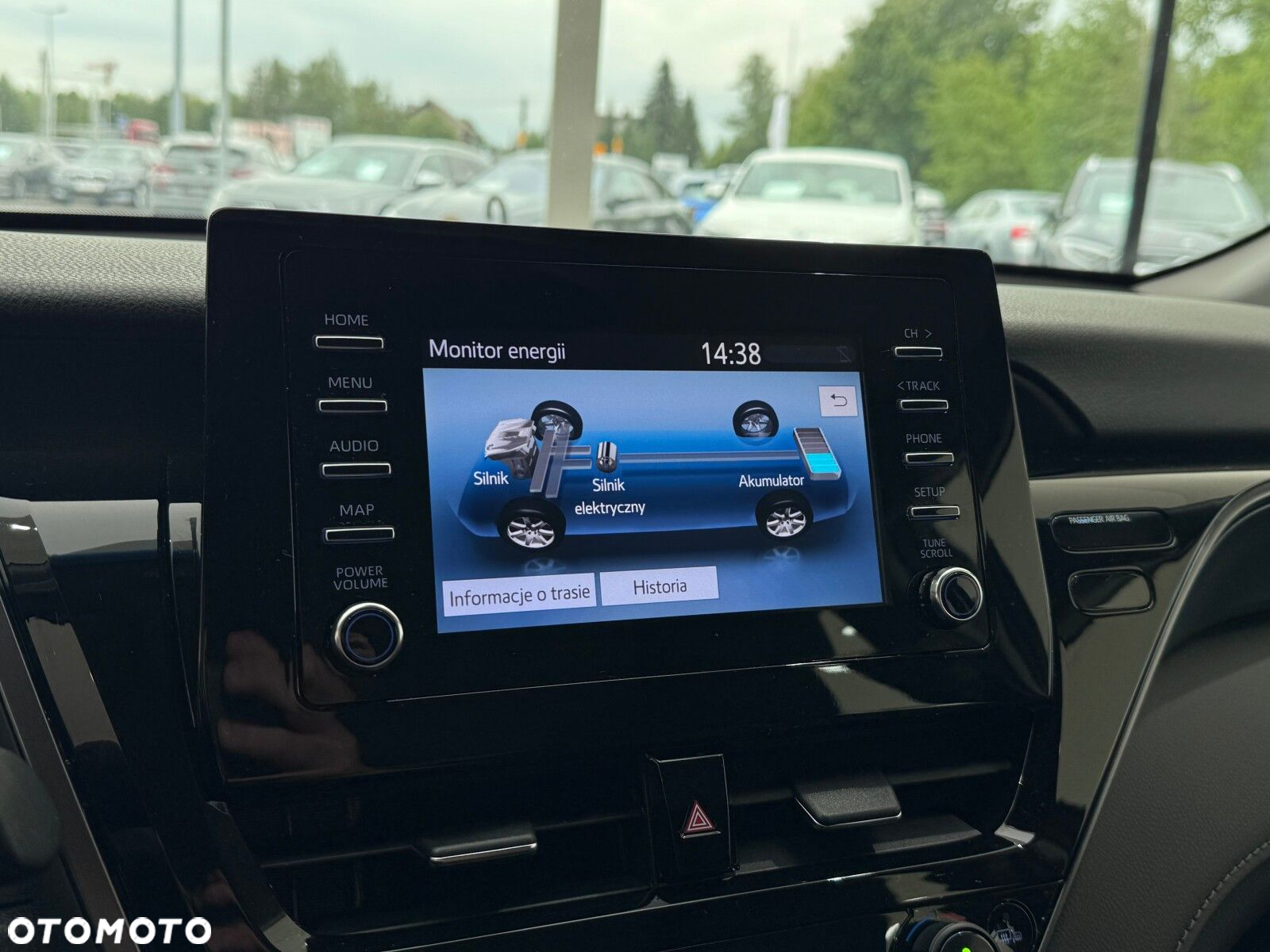 Toyota Camry - 33