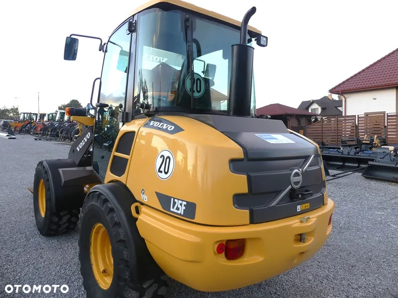 Volvo L25F / Z Niemiec / WAGA / Super Stan / - 29