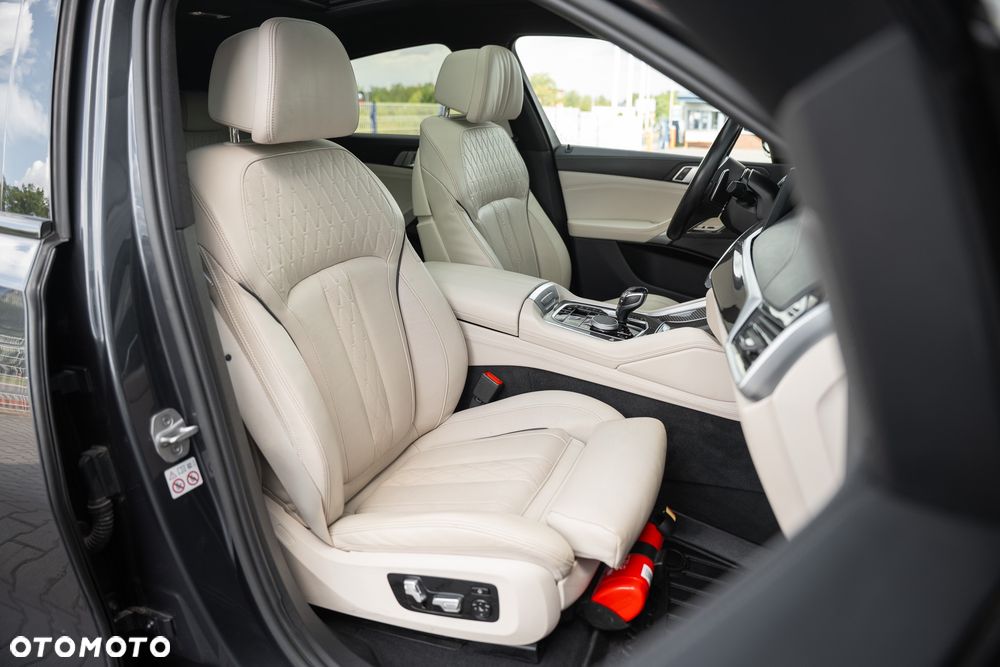 BMW X6 xDrive40d mHEV - 26