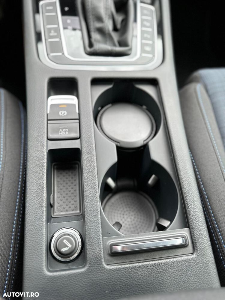 Volkswagen Passat - 23