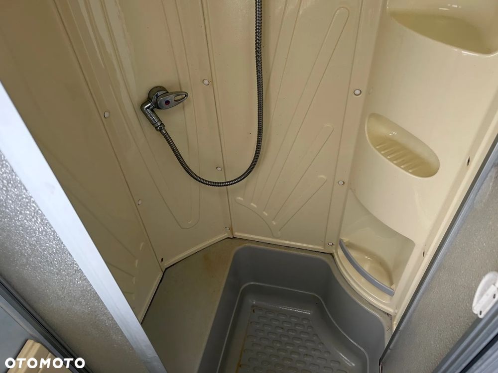 Fendt 650 z dużym przedsionkiem, prysznic - 22