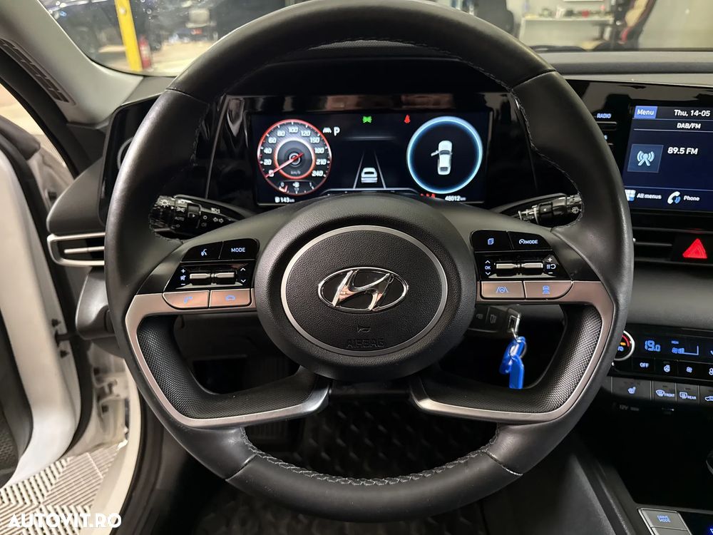 Hyundai Elantra - 17