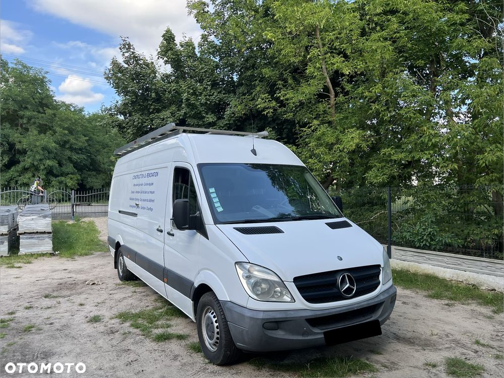 Mercedes-Benz Sprinter - 1