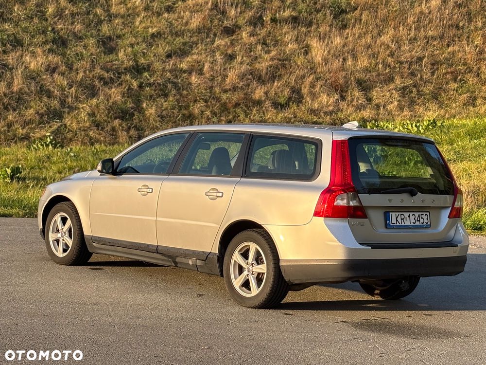 Volvo V70 2.0D Kinetic - 4