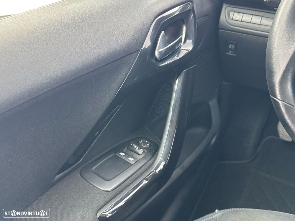 Peugeot 208 1.2 PureTech Allure - 20