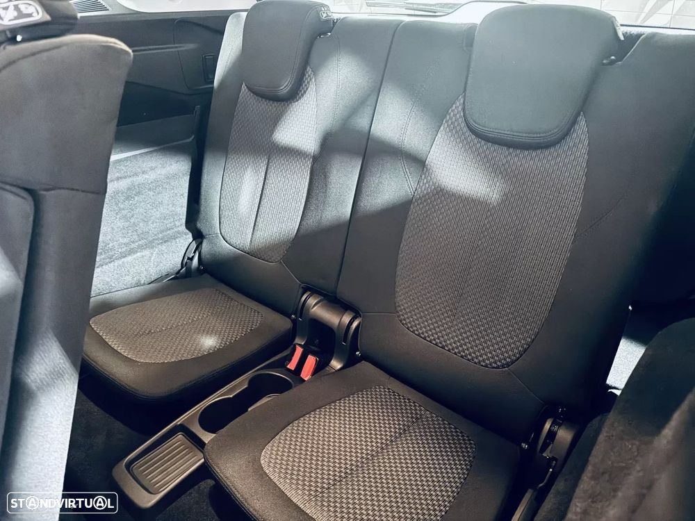 BMW 218 Gran Tourer d Aut. Luxury Line - 23