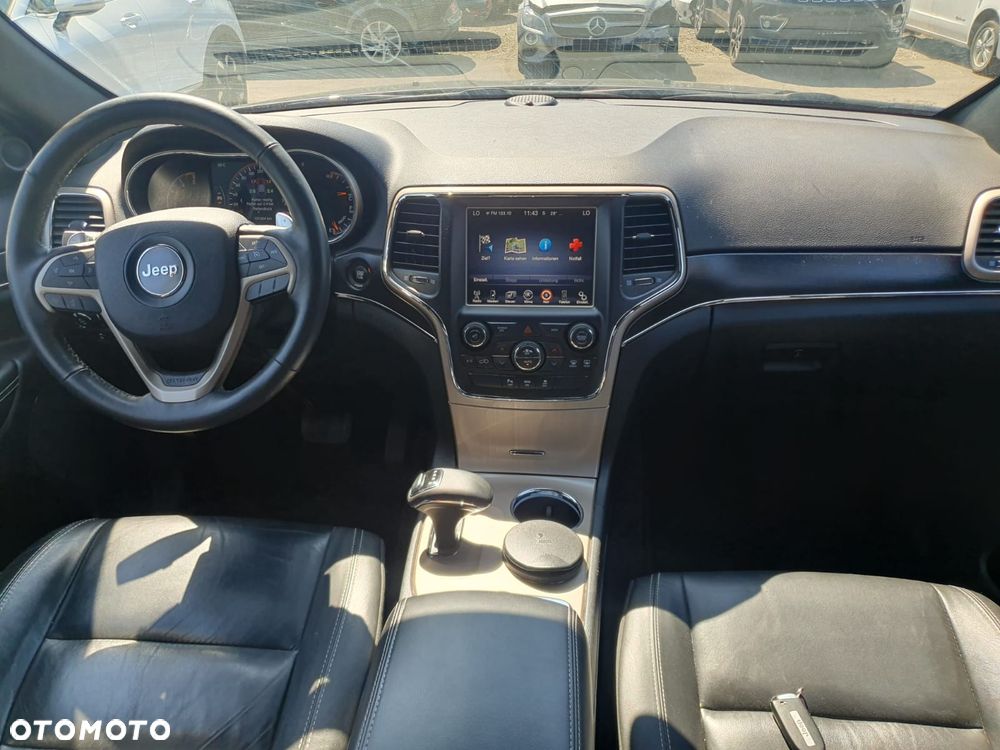 Jeep Grand Cherokee - 12
