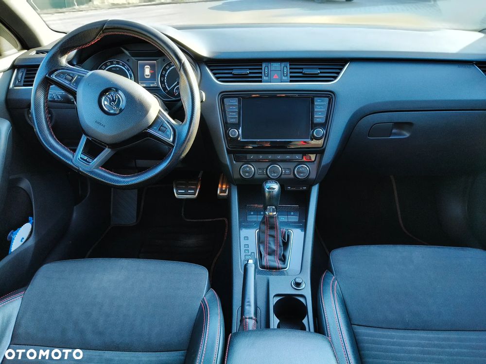 Skoda Octavia 2.0 TDI DSG RS - 8