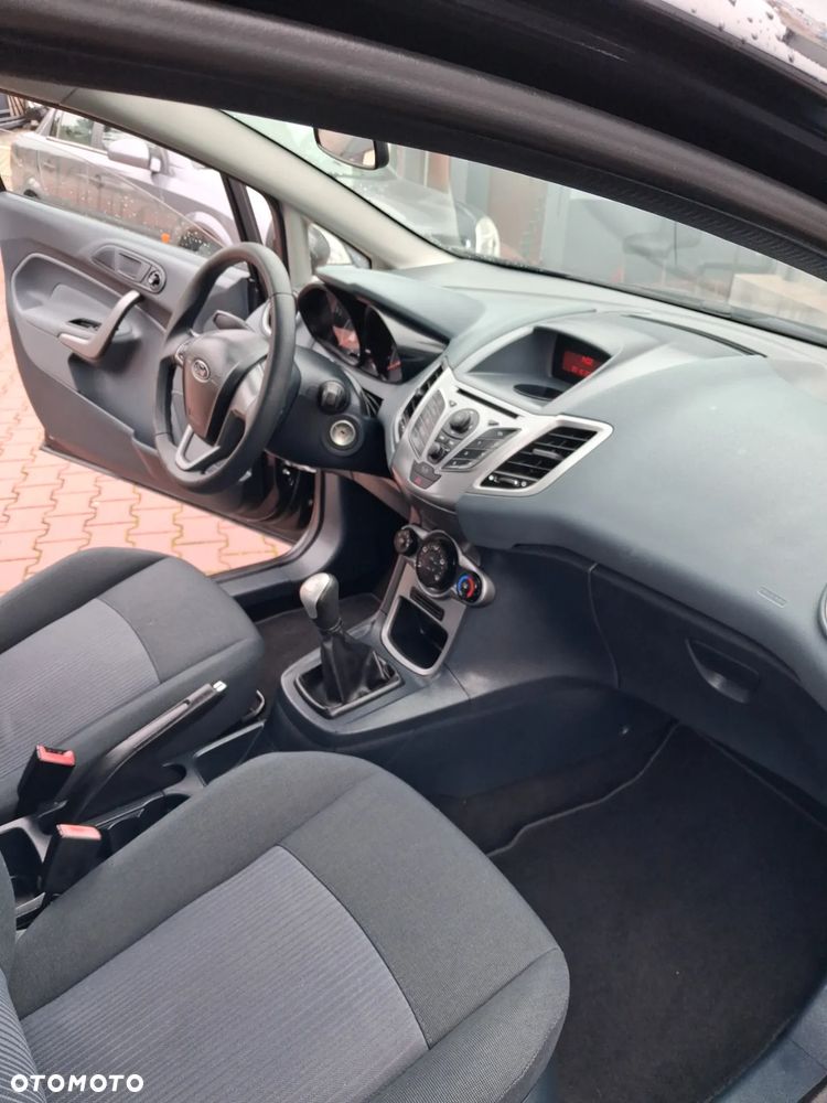 Ford Fiesta - 16