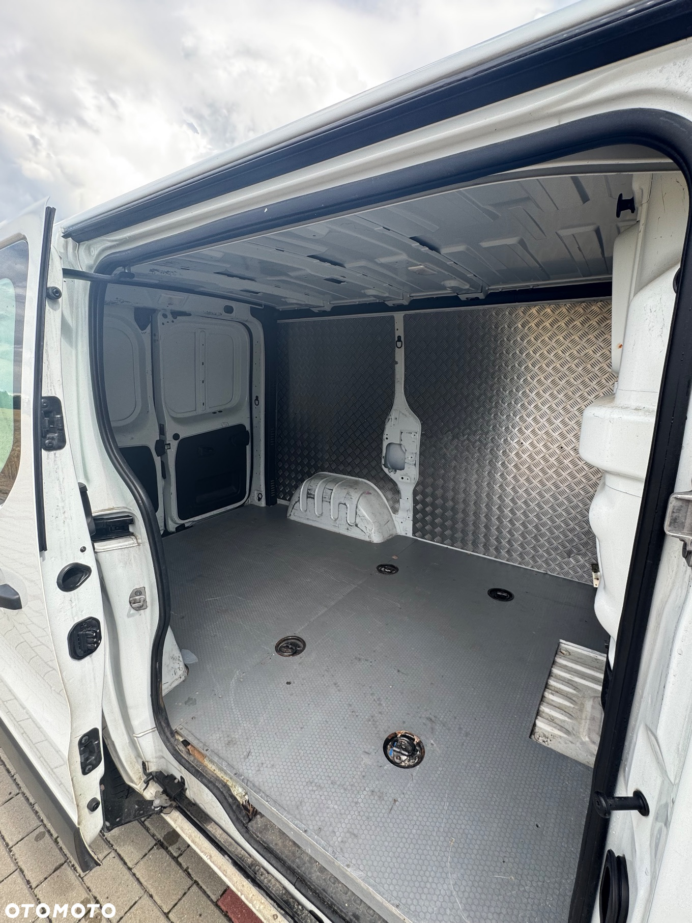 Renault Trafic - 23
