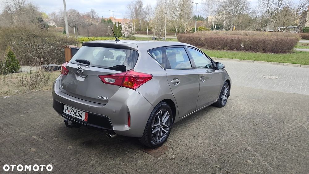 Toyota Auris 2.0 D-4D Luna - 8