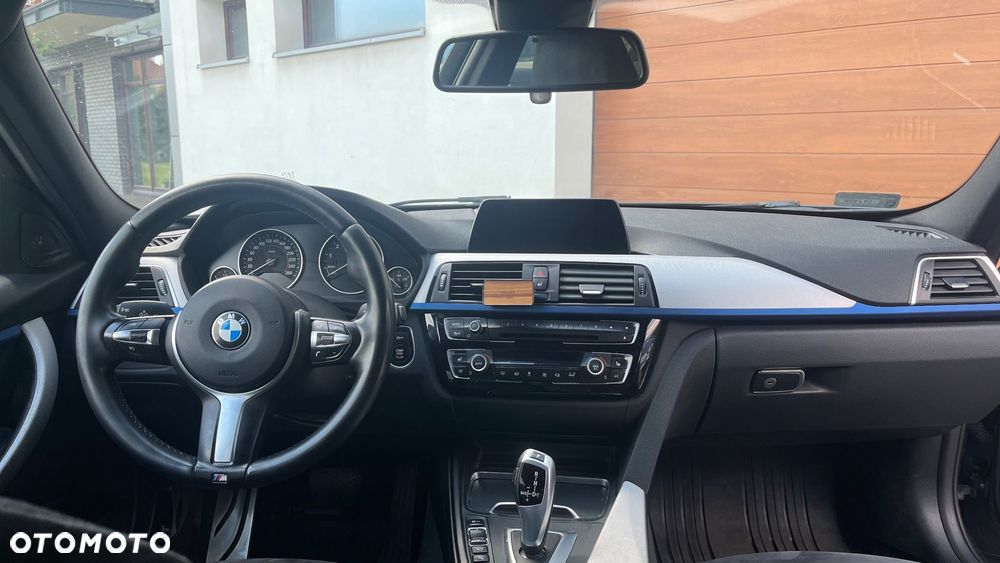 BMW Seria 3 318i M Sport - 9