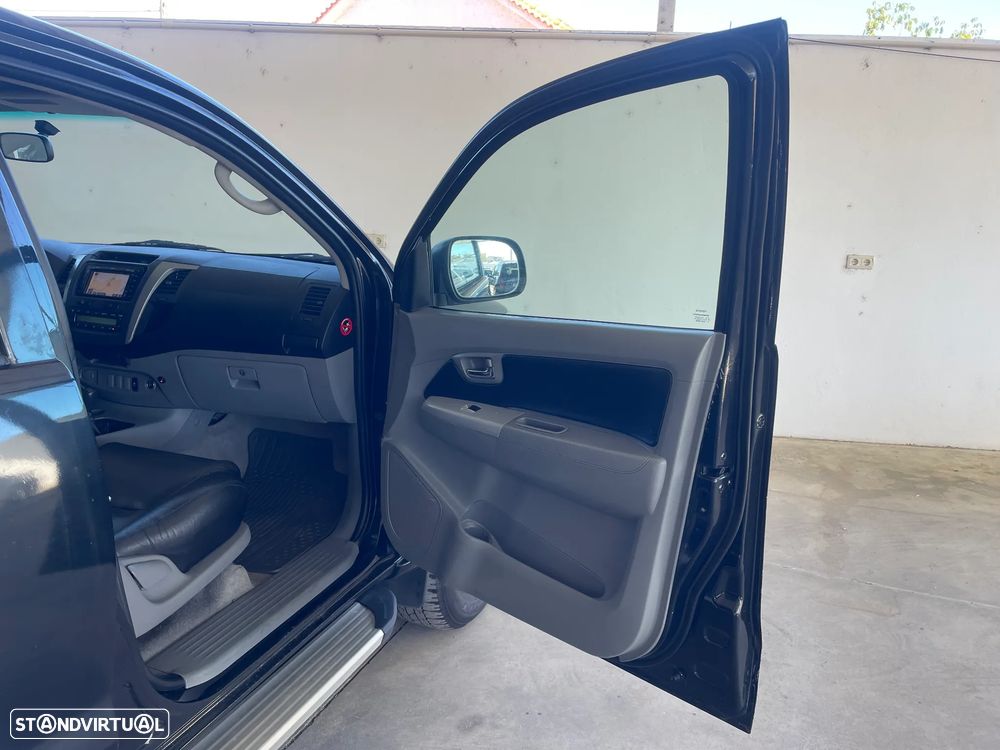 Toyota HILUX 3.0 D 4D C/DUPLA 4X4 - 22