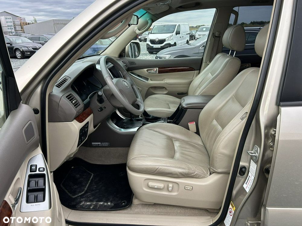 Toyota Land Cruiser - 9