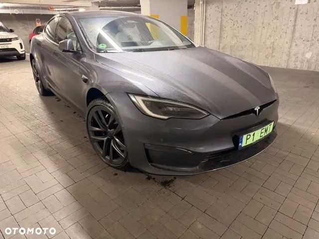 Tesla Model S - 6