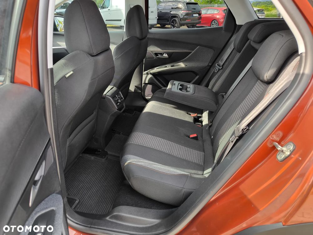 Peugeot 3008 1.6 BlueHDi Style S&S - 16
