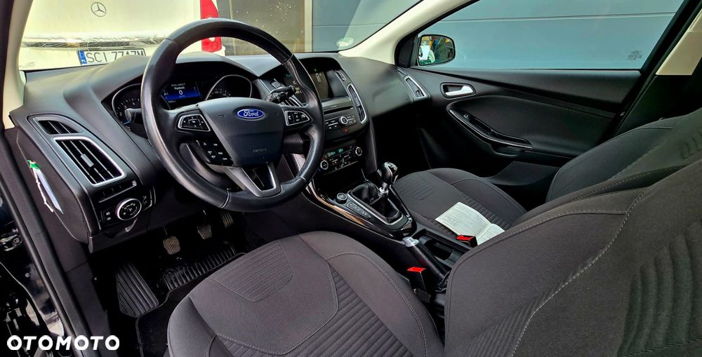 Ford Focus 1.0 EcoBoost Titanium - 32