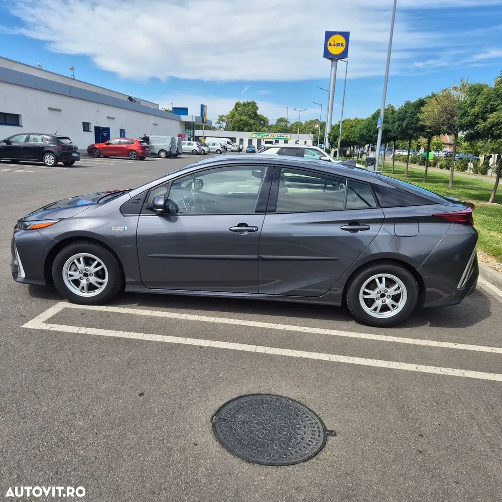 Toyota Prius Plug-in Hybrid Executive - 8
