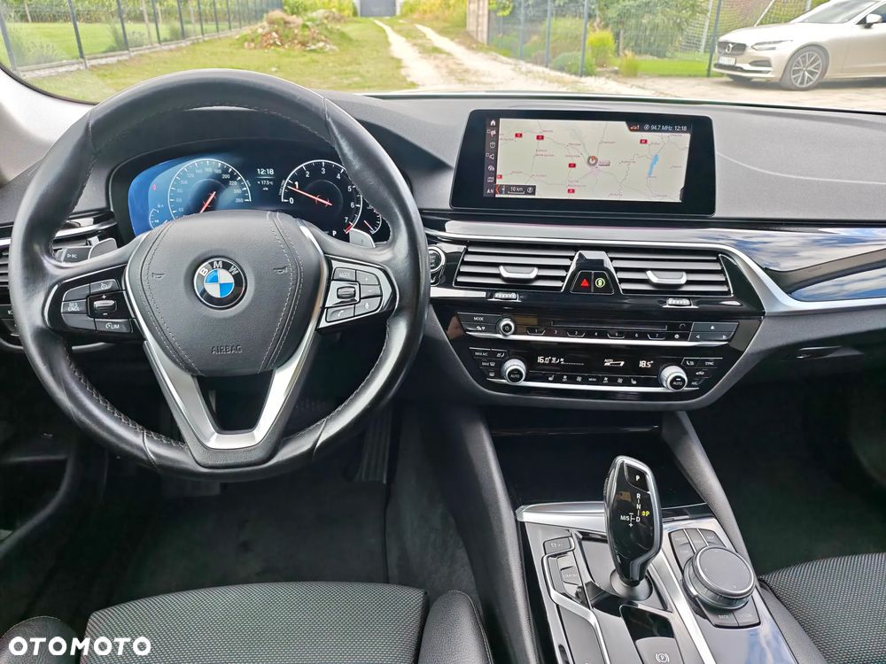 BMW Seria 5 530i Sport Line - 10