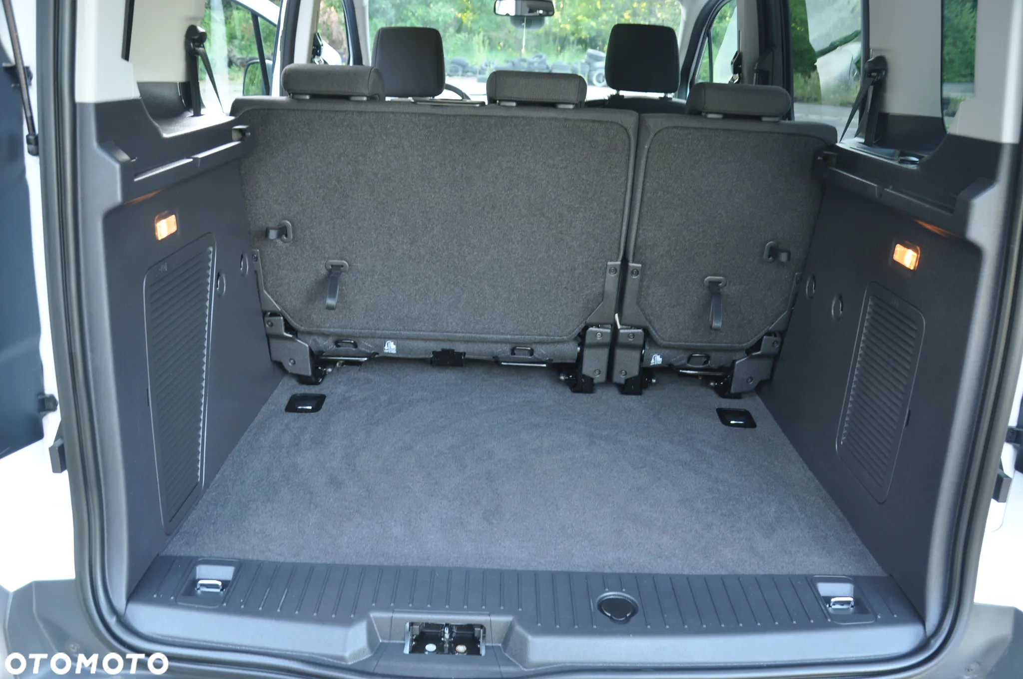 Ford Tourneo Connect - 38
