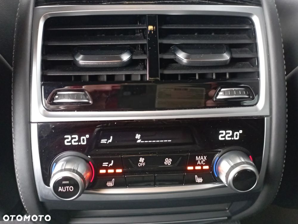 BMW Seria 7 750i xDrive - 32
