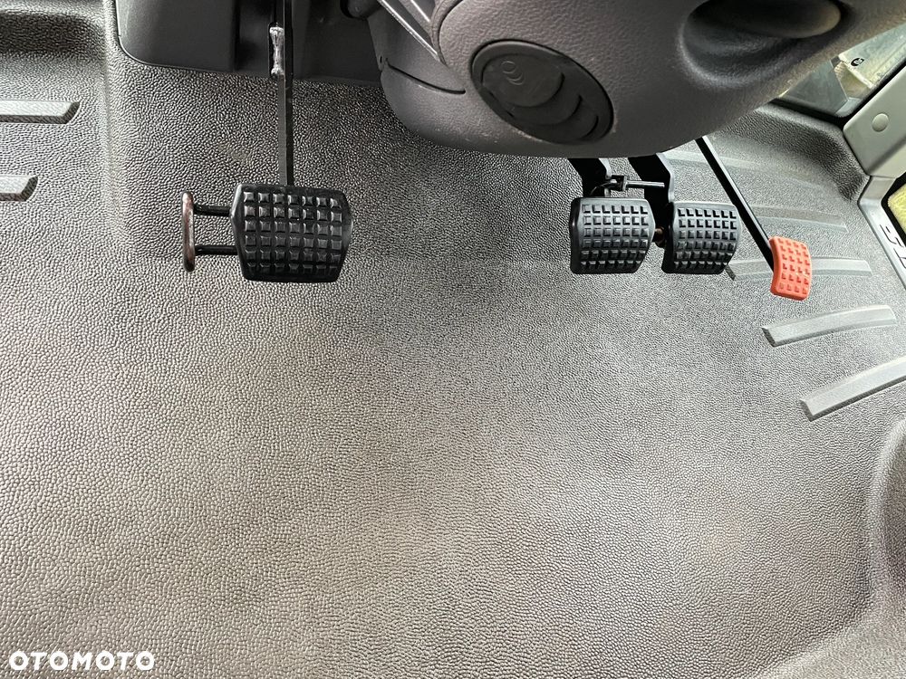 Claas Arion 640 - 13