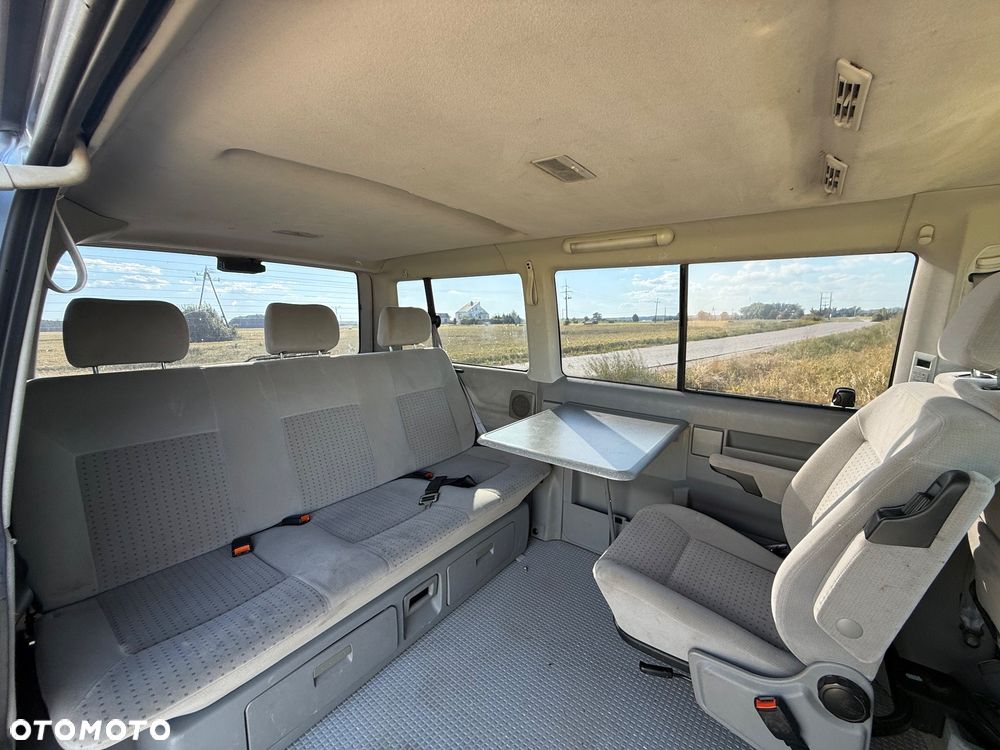 Volkswagen Multivan - 9