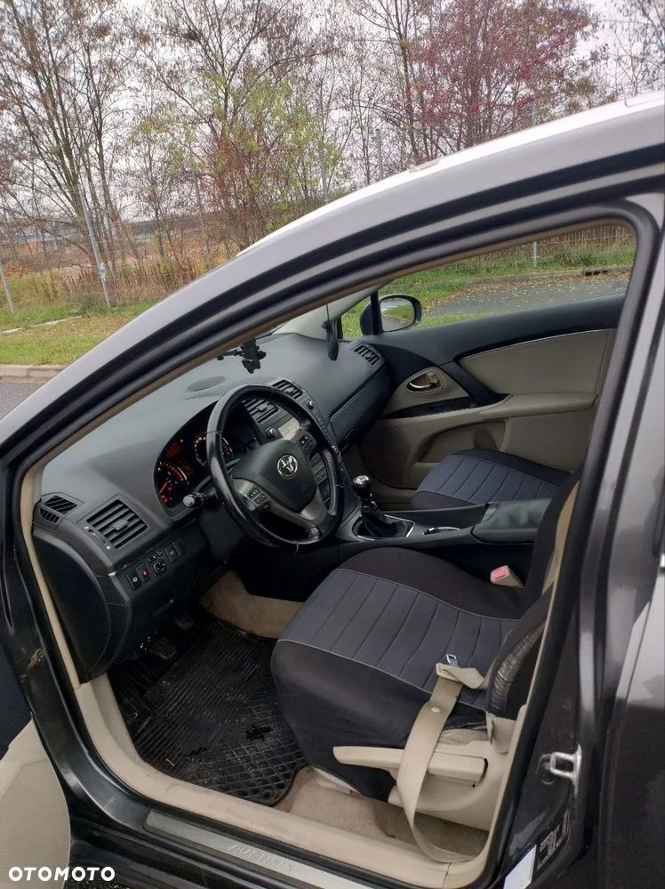 Toyota Avensis 2.0 D-4D Premium - 21