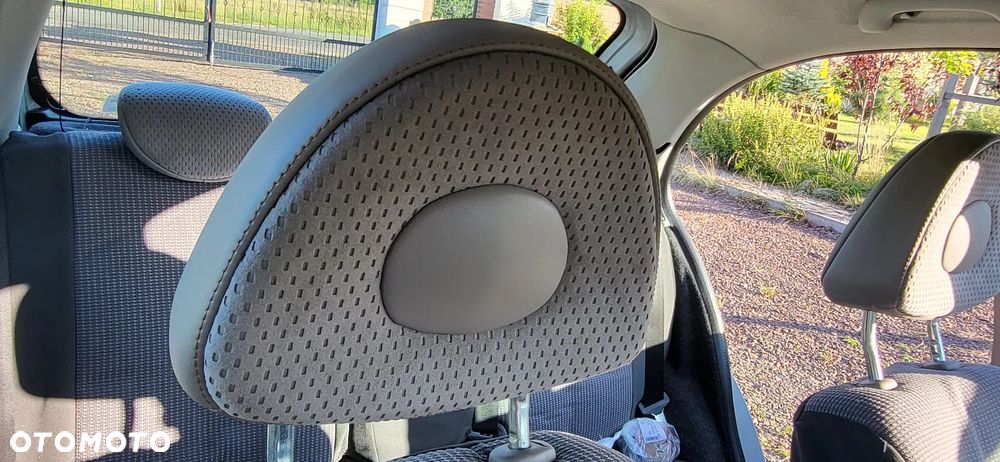 Nissan Micra 2007 photo 5