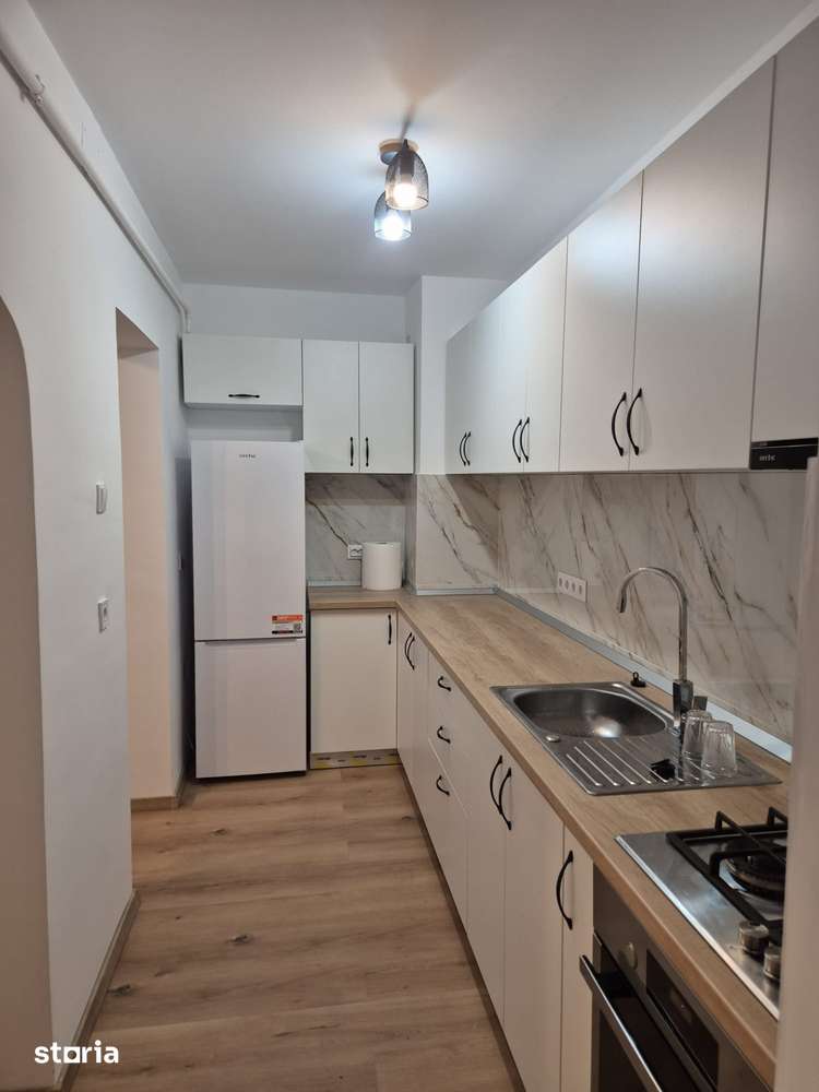 ap 3 camere decomandate renovat et 1 Strand central — fotografia 1